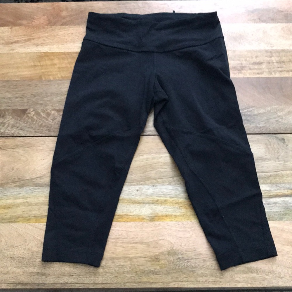 Lu lu lemon cropped yoga pants with back zipper